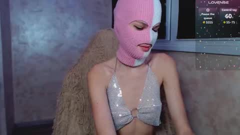 domiiniicana online show from September 22, 9:39 pm