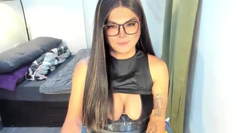 Snapshot of domina_angela chatting on May 23, 2:17 am ANGELA online show from May 23, 2:17 am