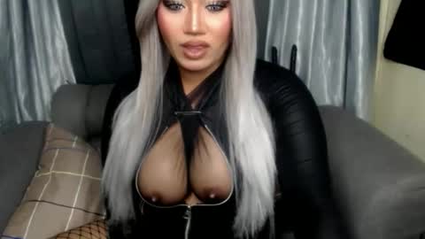 dominant10inchcock online show from November 7, 11:21 am