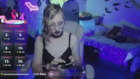 Snapshot of dominantman18064 chatting on May 19, 11:44 pm Bigbearnbunnyboy online show from May 19, 11:44 pm