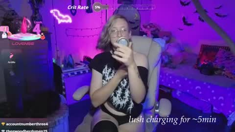 Snapshot of dominantman18064 chatting on June 8, 11:38 pm Bigbearnbunnyboy online show from June 8, 11:38 pm