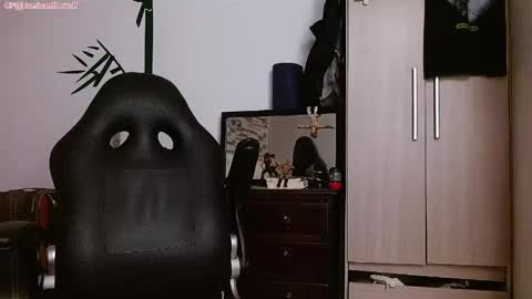 Logan - INDEPENDET MODEL online show from April 29, 9:46 am