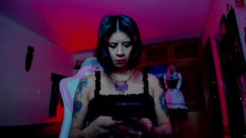 Snapshot of dominatrixblue chatting on July 21, 5:15 pm Dom Blue online show from July 21, 5:15 pm