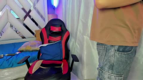 DOMI online show from April 26, 3:26 am