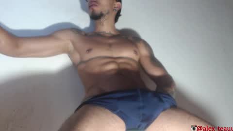 Snapshot of dominic_donnovan chatting on November 23, 5:13 pm DOMI online show from November 23, 5:13 pm
