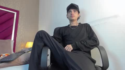 Dominic foox online show from March 14, 12:21 pm