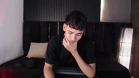 Snapshot of dominic_ghost chatting on November 30, 9:30 pm Dominic online show from November 30, 9:30 pm