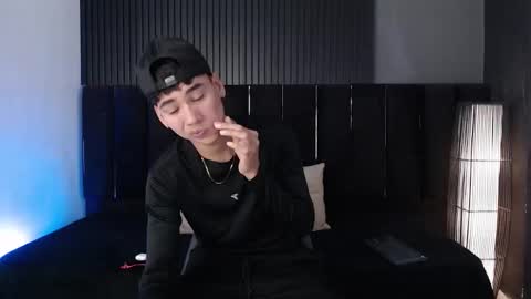 Snapshot of dominic_ghost chatting on March 24, 12:37 am Dominic online show from March 24, 12:37 am