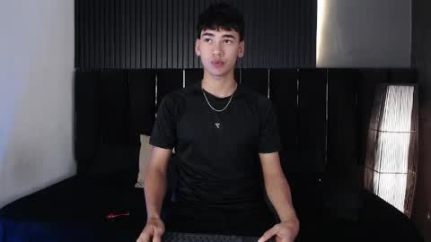 Snapshot of dominic_ghost chatting on April 10, 1:22 am Dominic online show from April 10, 1:22 am
