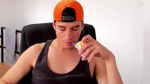 Snapshot of dominic_radccliffe chatting on January 18, 6:55 pm Your real love online show from January 18, 6:55 pm