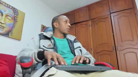 Snapshot of dominic_roux chatting on March 20, 3:44 am dominic online show from March 20, 3:44 am