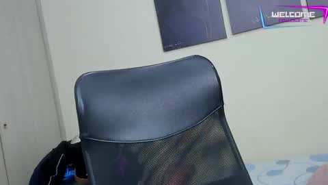 Snapshot of dominic_silva chatting on January 13, 6:38 pm Dominic online show from January 13, 6:38 pm