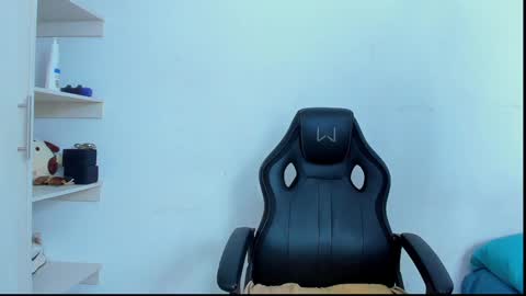 dominic_smith_ online show from December 21, 11:34 pm