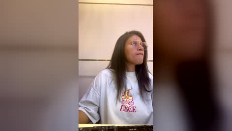 Snapshot of dominica3 chatting on March 27, 2:39 pm online show from March 27, 2:39 pm