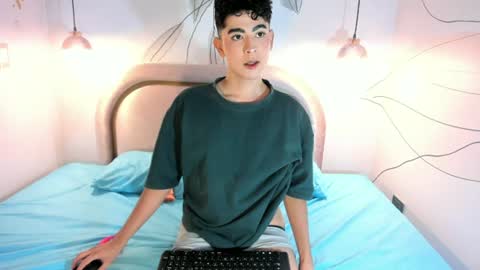 Snapshot of dominicjay_ chatting on July 22, 8:33 pm DOMINIC online show from July 22, 8:33 pm
