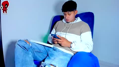 Snapshot of dominick_king chatting on July 2, 2:00 am Dominic online show from July 2, 2:00 am