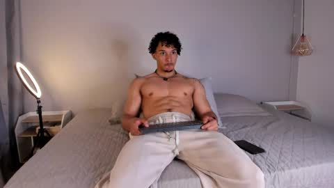Snapshot of dominik_drake chatting on May 15, 3:02 am Dominik Drake online show from May 15, 3:02 am