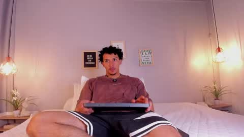 Snapshot of dominik_drake chatting on June 1, 12:40 pm Dominik Drake online show from June 1, 12:40 pm