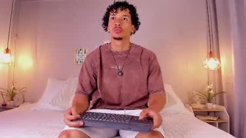 Snapshot of dominik_drake chatting on June 20, 12:41 pm Dominik Drake online show from June 20, 12:41 pm