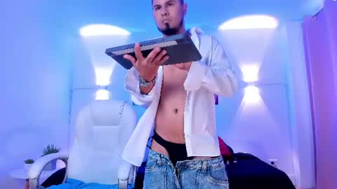 Dominik online show from June 11, 7:01 pm