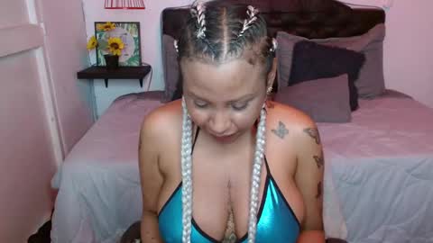  D O M I N K  online show from November 16, 7:52 pm