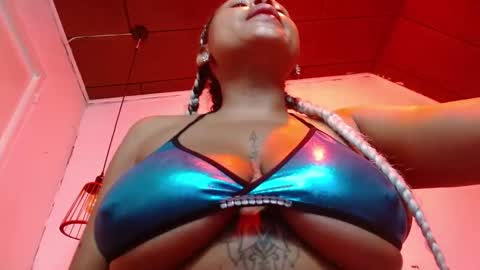  D O M I N K  online show from November 17, 7:58 am