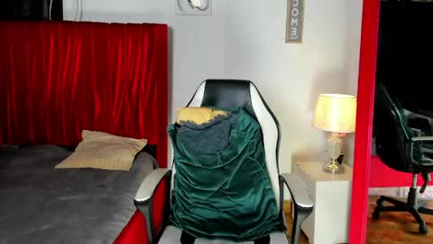 Snapshot of dominyck_ chatting on May 31, 3:36 am dominyck_ online show from May 31, 3:36 am