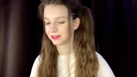 Kira online show from March 1, 5:04 pm