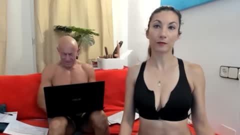 Snapshot of dompapadolcevita chatting on May 28, 10:29 pm DomDOLCEVITA online show from May 28, 10:29 pm