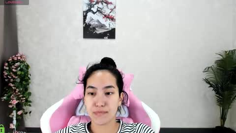 Aura online show from November 5, 2:11 am