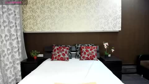 Snapshot of donnaaa_evans chatting on December 5, 12:08 am Donna On GMT2 Mon-Fri 3-9 AM online show from December 5, 12:08 am