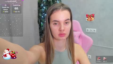 Snapshot of donnaaa_evans chatting on December 16, 3:08 am Donna On GMT2 Mon-Fri 3-9 AM online show from December 16, 3:08 am