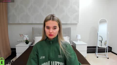 Donna On GMT2 Mon-Fri 3-9 AM online show from November 23, 11:59 pm