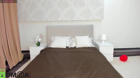 Donna On GMT2 Mon-Fri 3-9 AM online show from February 23, 11:57 pm