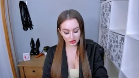 DonnaSensual online show from January 6, 5:05 pm