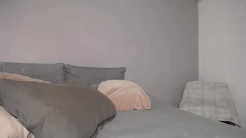 Snapshot of dontcallmeangel_ chatting on December 6, 2:13 am Iara online show from December 6, 2:13 am