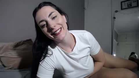 Snapshot of dontcallmeangel_ chatting on February 2, 11:00 pm Iara online show from February 2, 11:00 pm