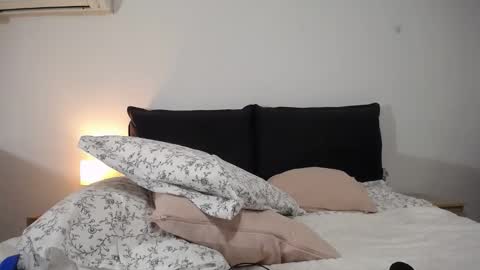 Snapshot of dontcallmeangel_ chatting on October 3, 9:56 pm Iara online show from October 3, 9:56 pm