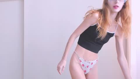 Snapshot of donteatcats_ chatting on November 1, 8:38 am Sam online show from November 1, 8:38 am