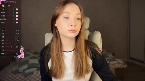 Stacy online show from December 8, 6:39 pm