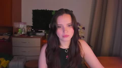 Snapshot of doracharmer chatting on July 5, 8:05 pm Dora Charmer online show from July 5, 8:05 pm