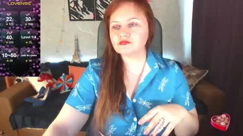 Snapshot of doraross chatting on February 13, 10:33 am Dora online show from February 13, 10:33 am