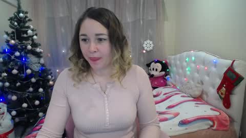 Snapshot of dorasuun chatting on December 22, 11:00 am dorasuun online show from December 22, 11:00 am