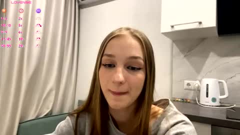 Snapshot of doreathagustave chatting on June 14, 8:44 pm Anika online show from June 14, 8:44 pm
