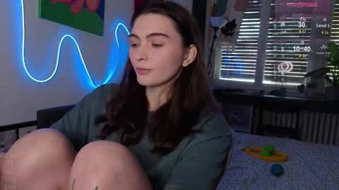 Snapshot of dorfmatratze_ chatting on November 21, 9:52 am Alice online show from November 21, 9:52 am