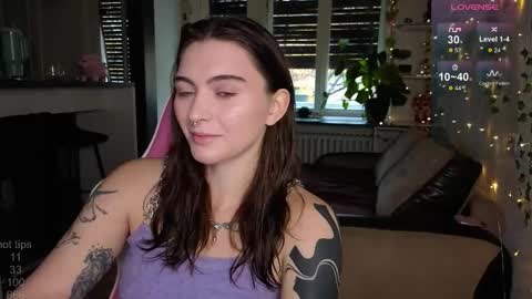 Snapshot of dorfmatratze_ chatting on November 22, 8:46 am Alice online show from November 22, 8:46 am