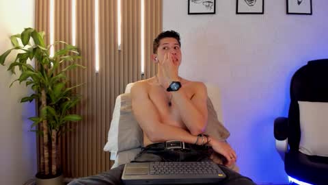 dorian_mystery online show from December 17, 8:48 pm