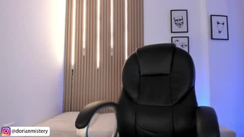 Snapshot of dorian_mystery chatting on May 28, 1:03 am dorian_mystery online show from May 28, 1:03 am