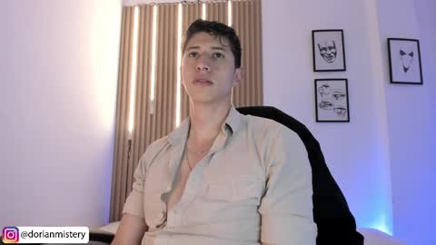 Snapshot of dorian_mystery chatting on May 29, 1:25 am dorian_mystery online show from May 29, 1:25 am