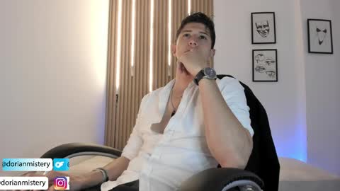 Snapshot of dorian_mystery chatting on June 3, 1:30 am dorian_mystery online show from June 3, 1:30 am